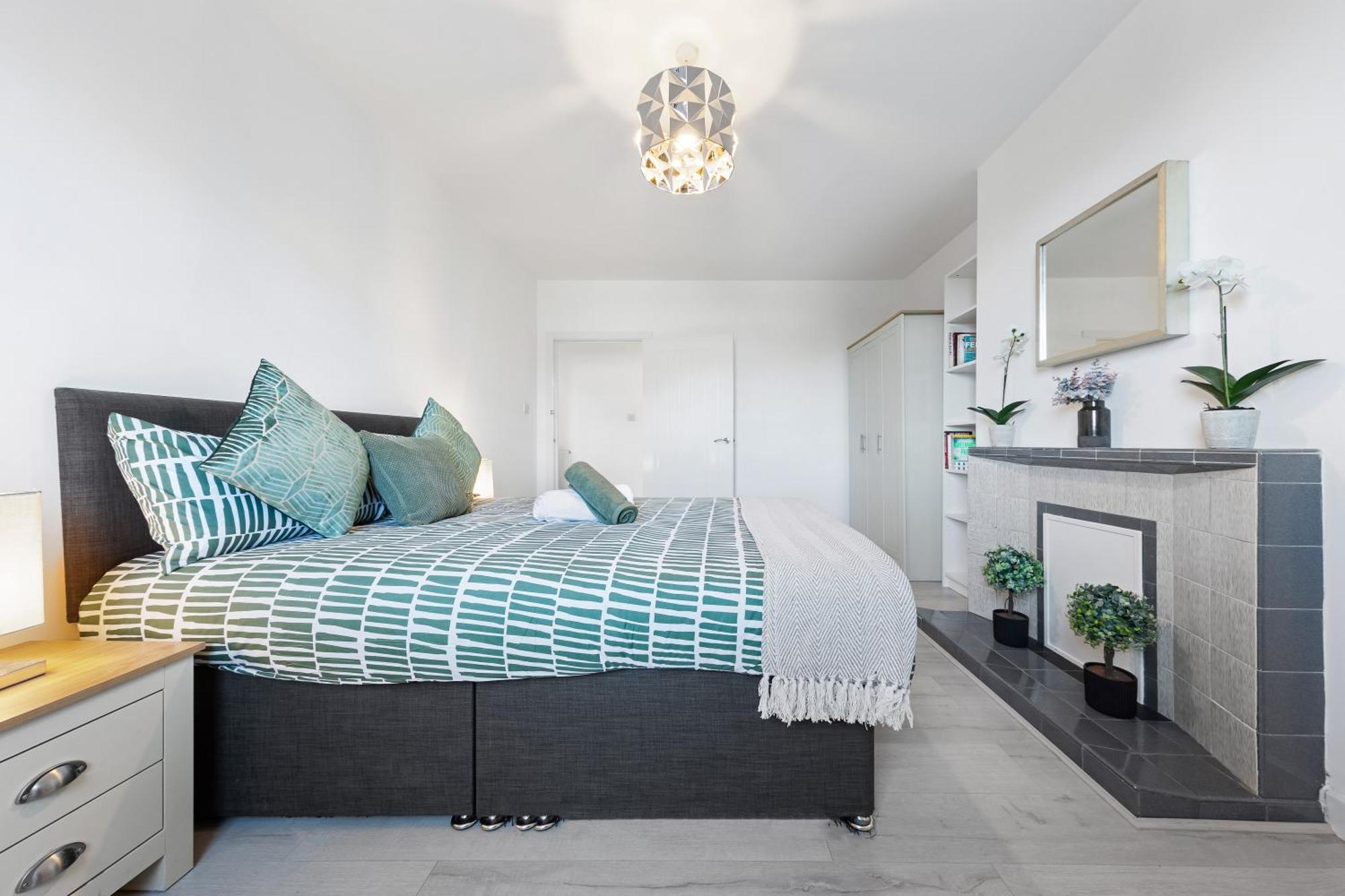 Four-bedroom Luxury Living - Westminster & Vauxhall