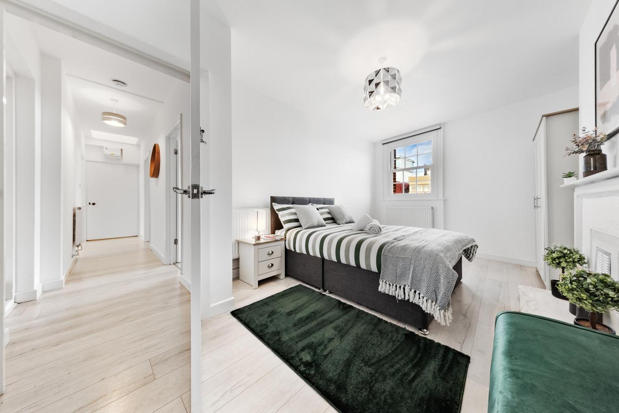 Four-bedroom Luxury Living - Westminster & Vauxhall *